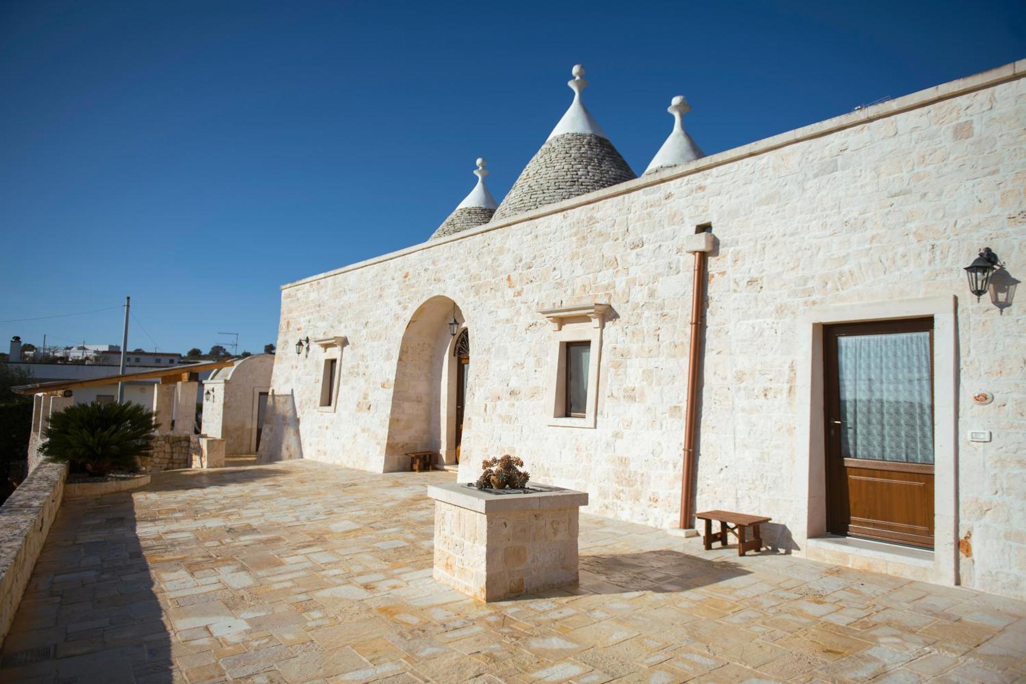 Trulli Magravi - Apparthotel อัลเบโรเบลโล ภายนอก รูปภาพ